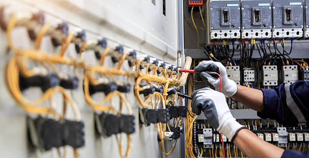 Professional Electrician technician working in Bridgeport, MI